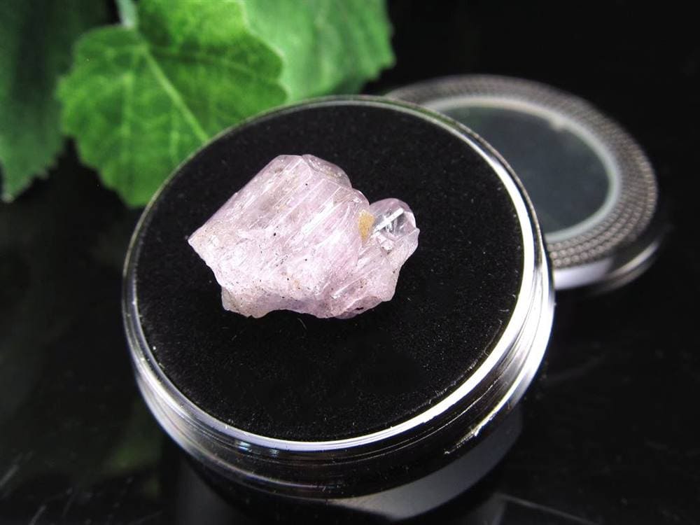 ピンクゾイサイト 結晶 原石 灰簾石