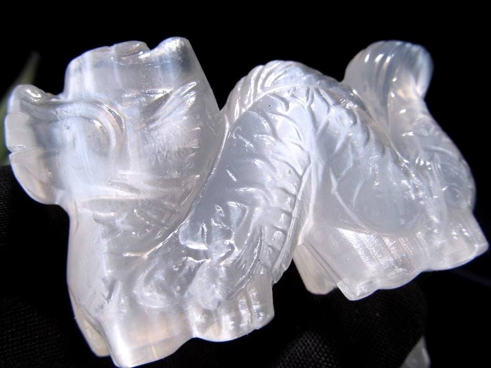 セレナイト 彫刻 置物 辰年 龍