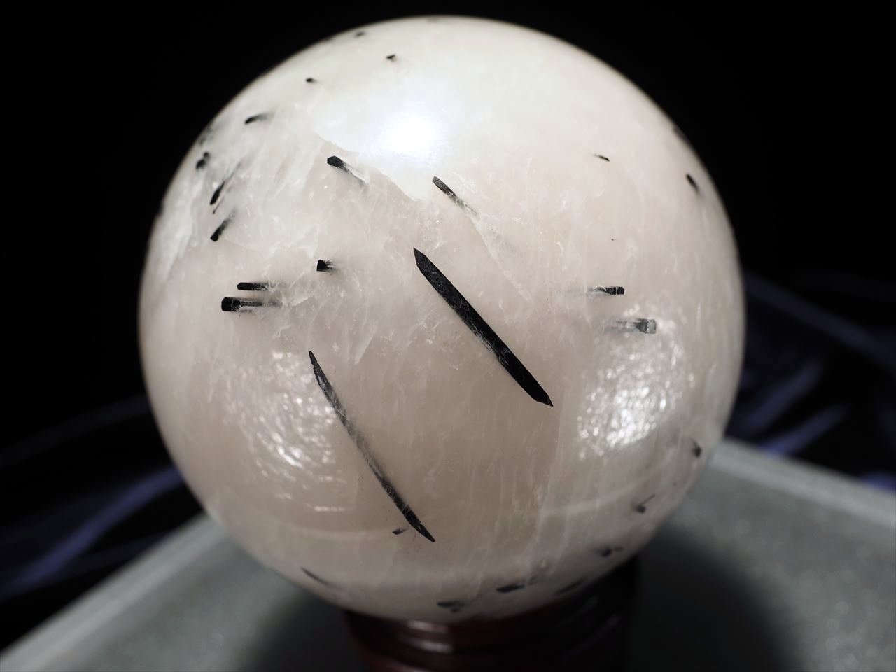 ブラックトルマリンインクォーツ丸玉