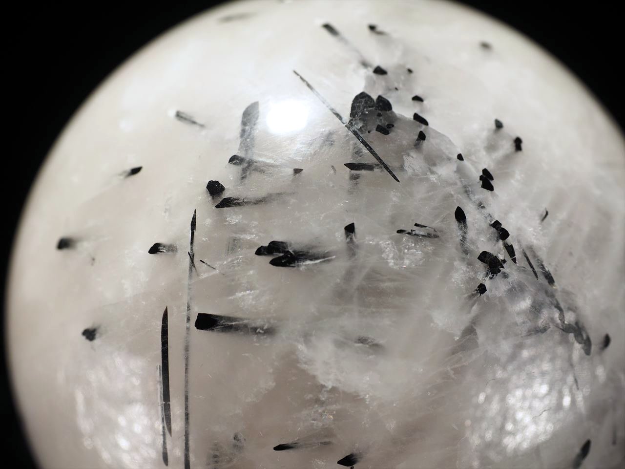 ブラックトルマリンインクォーツ丸玉