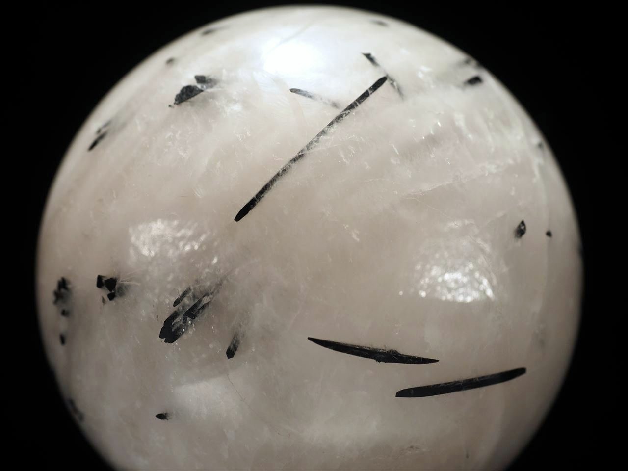 ブラックトルマリンインクォーツ丸玉