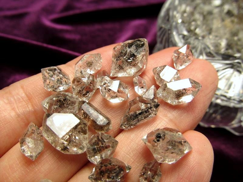 ◇激レア！ダブルポイント水晶◇アメリカ・ツーソン展示会商品◇虹入りやファントム入りも！！◇50g入り◇ダブルポイントエレスチャル水晶 さざれ◇粒サイズ約4-8mm◇サザレ石◇【パキスタン産】