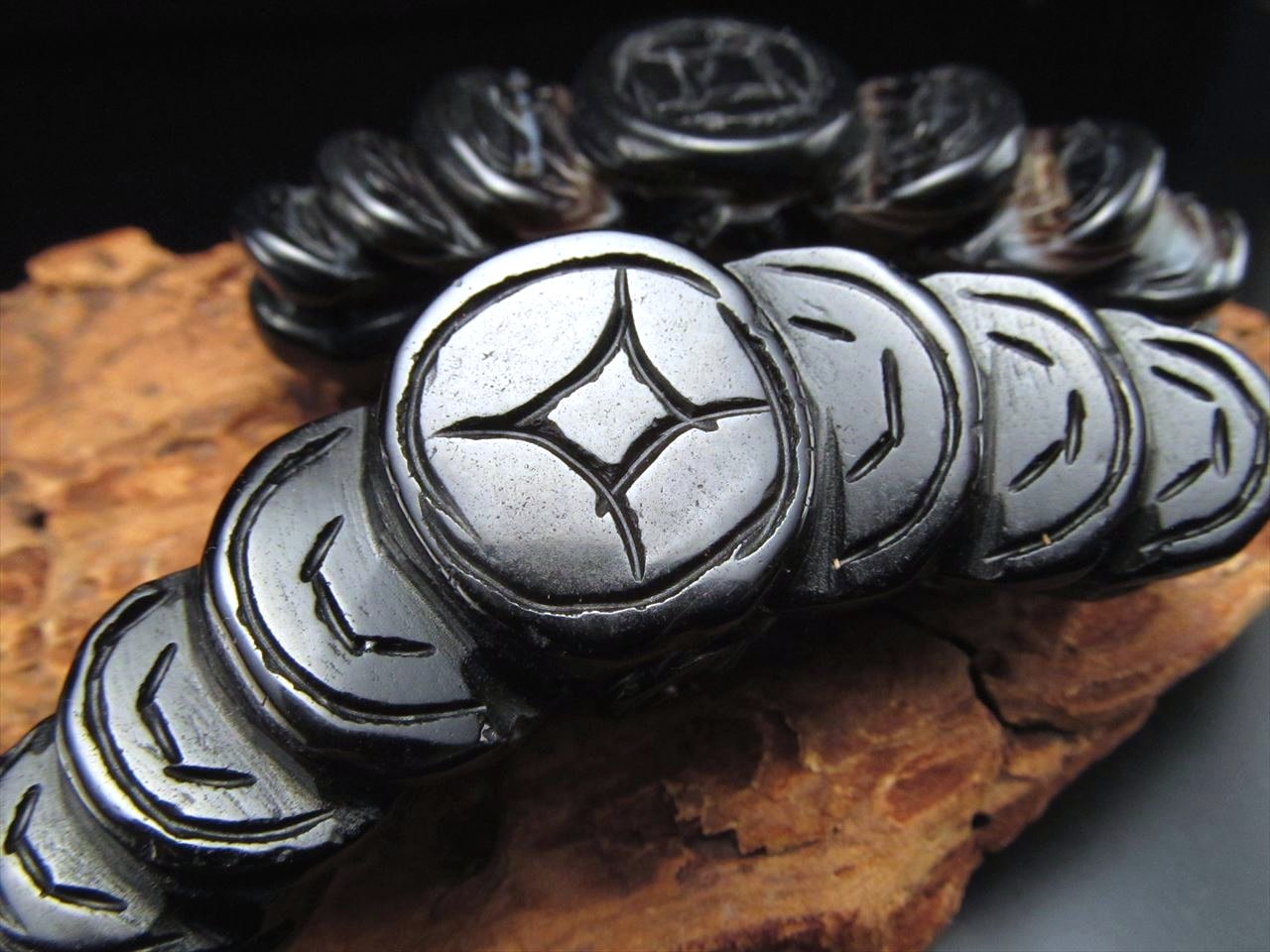 ◇繊細！手彫り法器◇古代チベットから伝わる密教法具◇天然瑪瑙法具