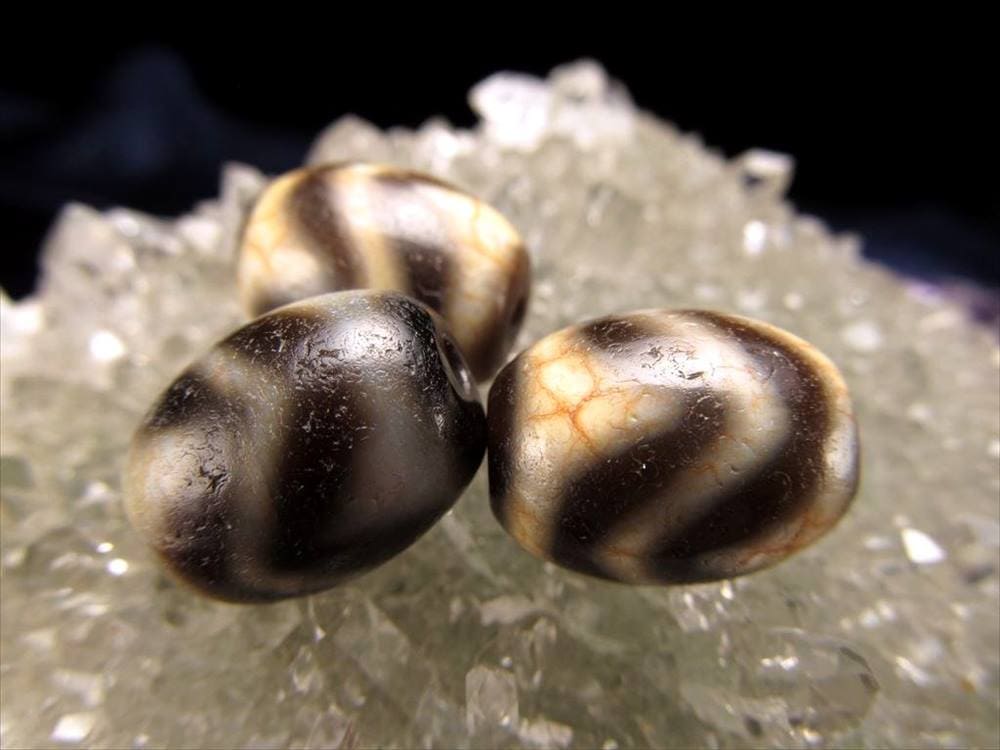 至純 朱砂 馬蹄痕 小天珠 水紋虎牙天珠