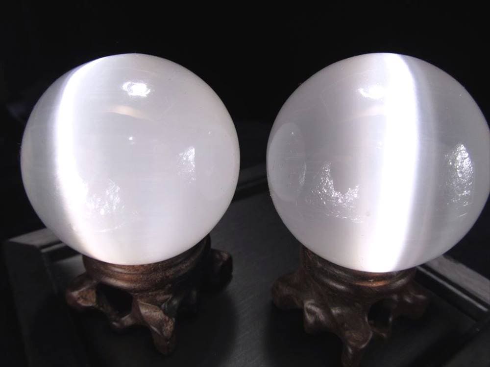 セレナイト 丸玉 置物 スフィア キャッツアイ効果