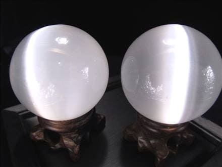 ◇ちょうどよい手のひらサイズ◇聖母マリアのガラス◇美麗キャッツアイ