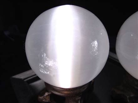 セレナイト 丸玉 置物 スフィア キャッツアイ効果