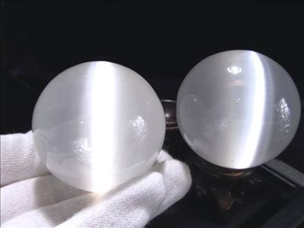 セレナイト 丸玉 置物 スフィア キャッツアイ効果