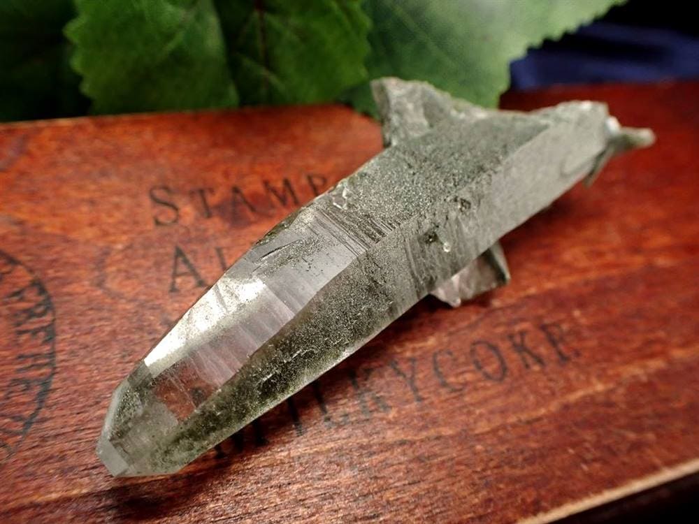 ガネーシュヒマール水晶 ヒマラヤ山脈 水晶クラスター クローライト水晶 ガネーシュヒマール産クラスター
