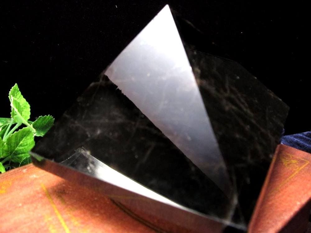 モリオン 黒水晶 黒水晶ピラミッド 置物 魔除け