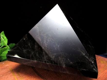モリオン 黒水晶 黒水晶ピラミッド 置物 魔除け