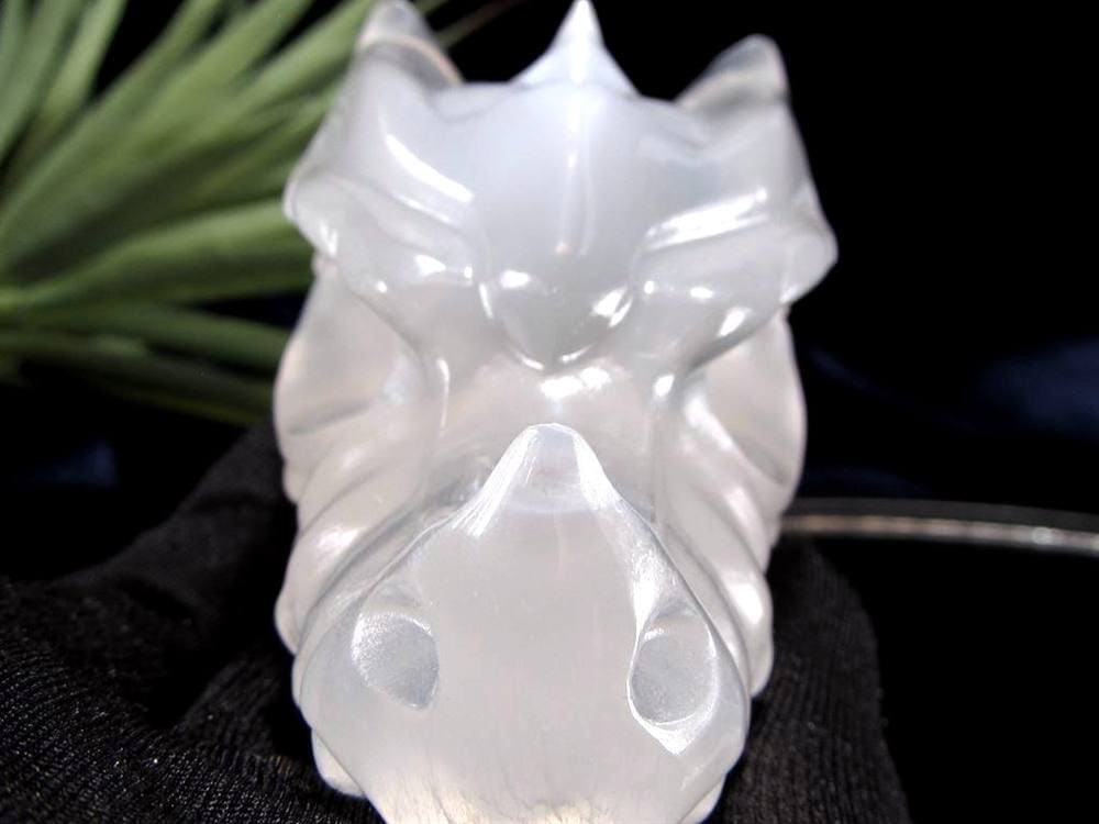 セレナイト 彫刻置物 透石膏 聖母マリアのガラス キャッツアイ効果