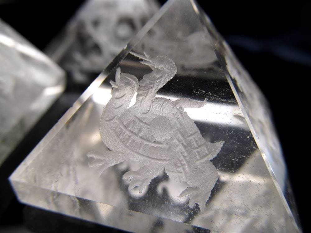 水晶 クリスタル 置物 インテリア ピラミッド