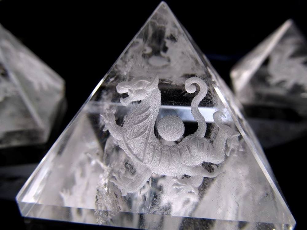 水晶 クリスタル 置物 インテリア ピラミッド