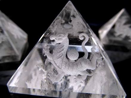 水晶 クリスタル 置物 インテリア ピラミッド