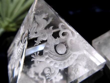 水晶 クリスタル 置物 インテリア ピラミッド