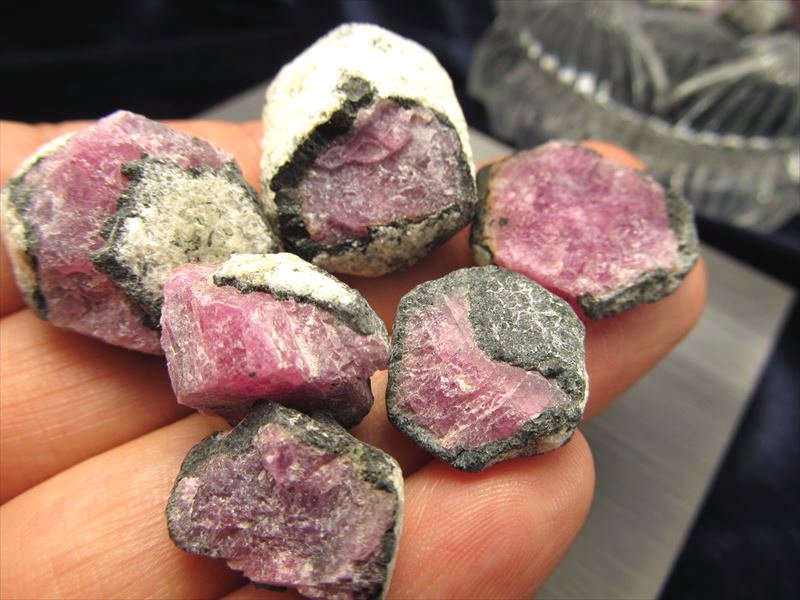 ◇希少！！ルビー原石◇限定入荷！◇母岩付き濃厚ルビー◇ナチュラル