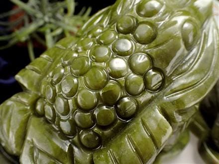 サーペンティン 蛇紋石 三本脚のカエル 彫刻置物 開運