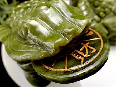 サーペンティン 蛇紋石 三本脚のカエル 彫刻置物 開運