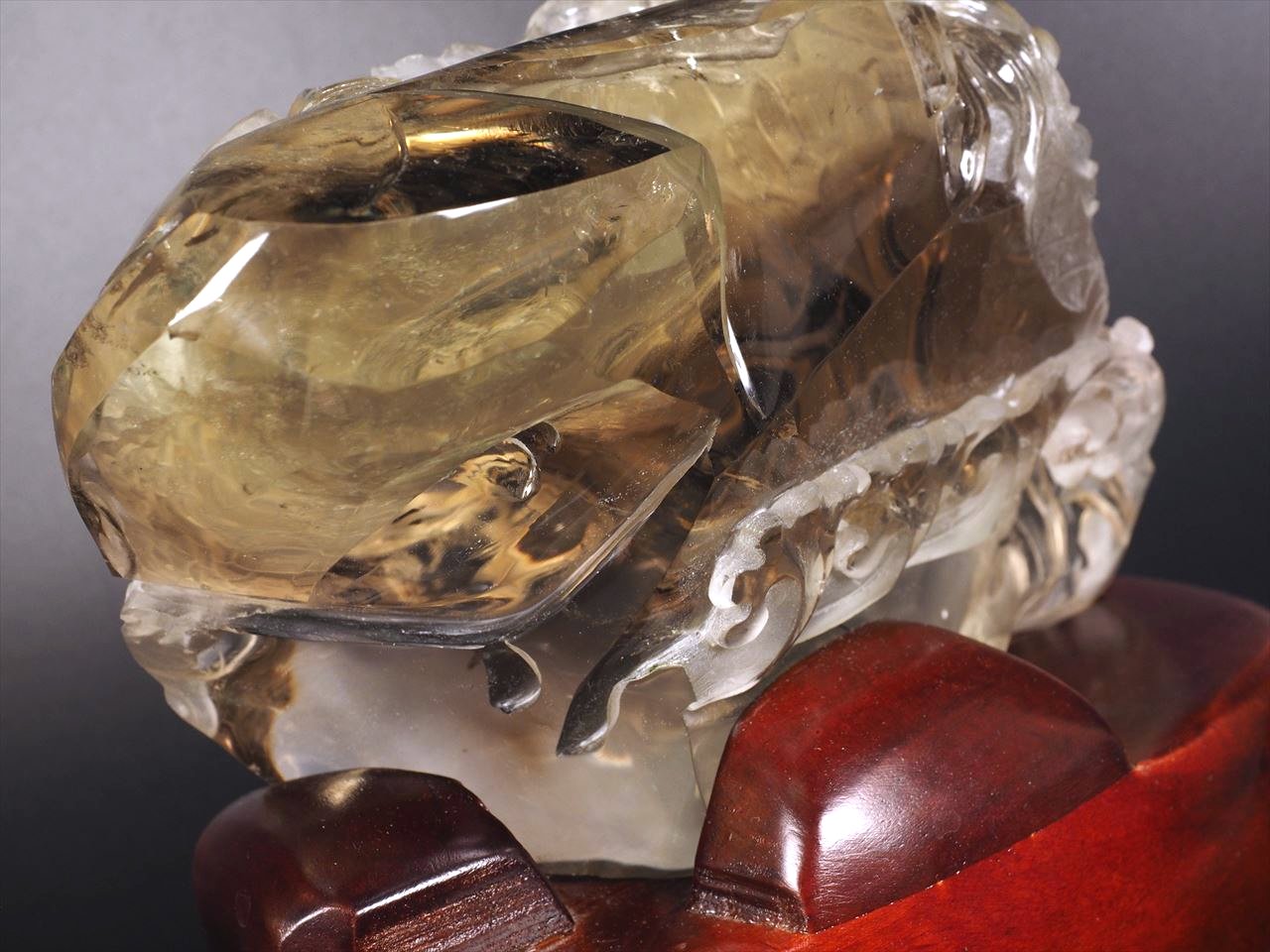 天然石　高品質　綺麗　高透明　シトリン　龍　手彫り置物 原石 ◇至高の逸品!!◇極上超透明シトリン【黄水晶】◇大吉開運！龍神