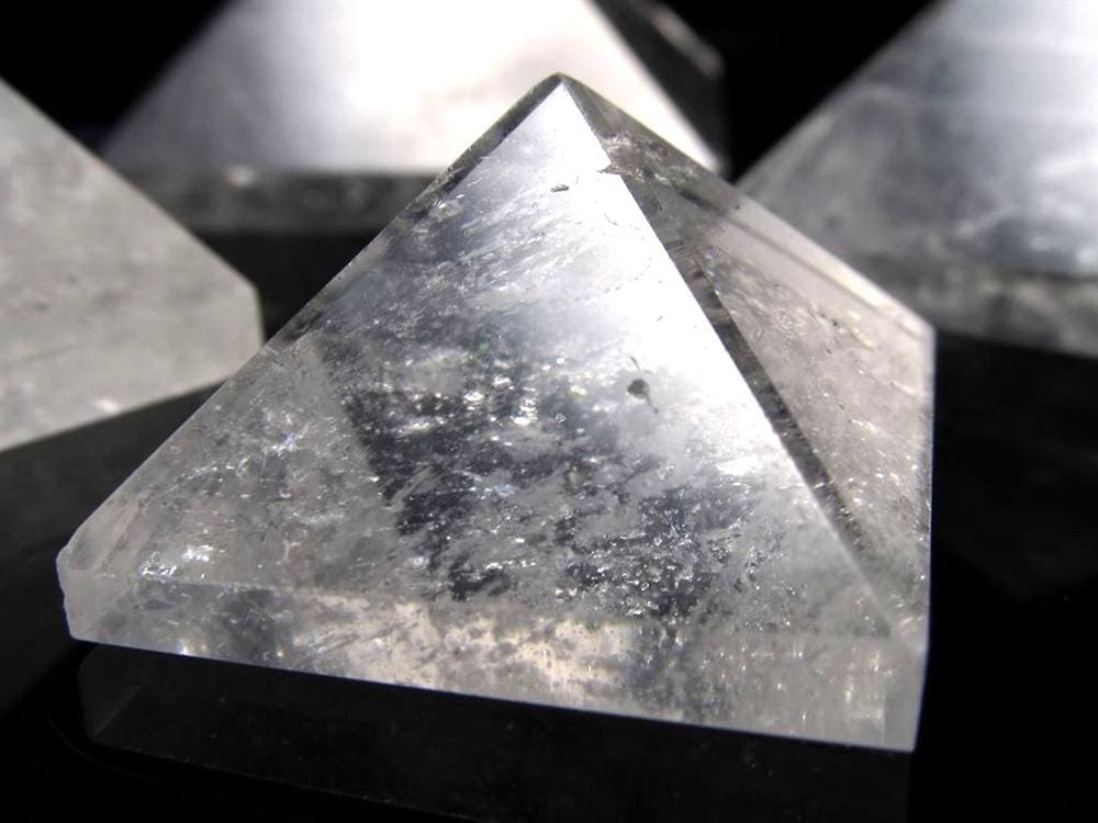 水晶 クリスタル ピラミッド 4月の誕生石 天然石