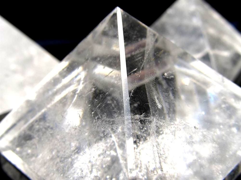 水晶 クリスタル ピラミッド 4月の誕生石 天然石