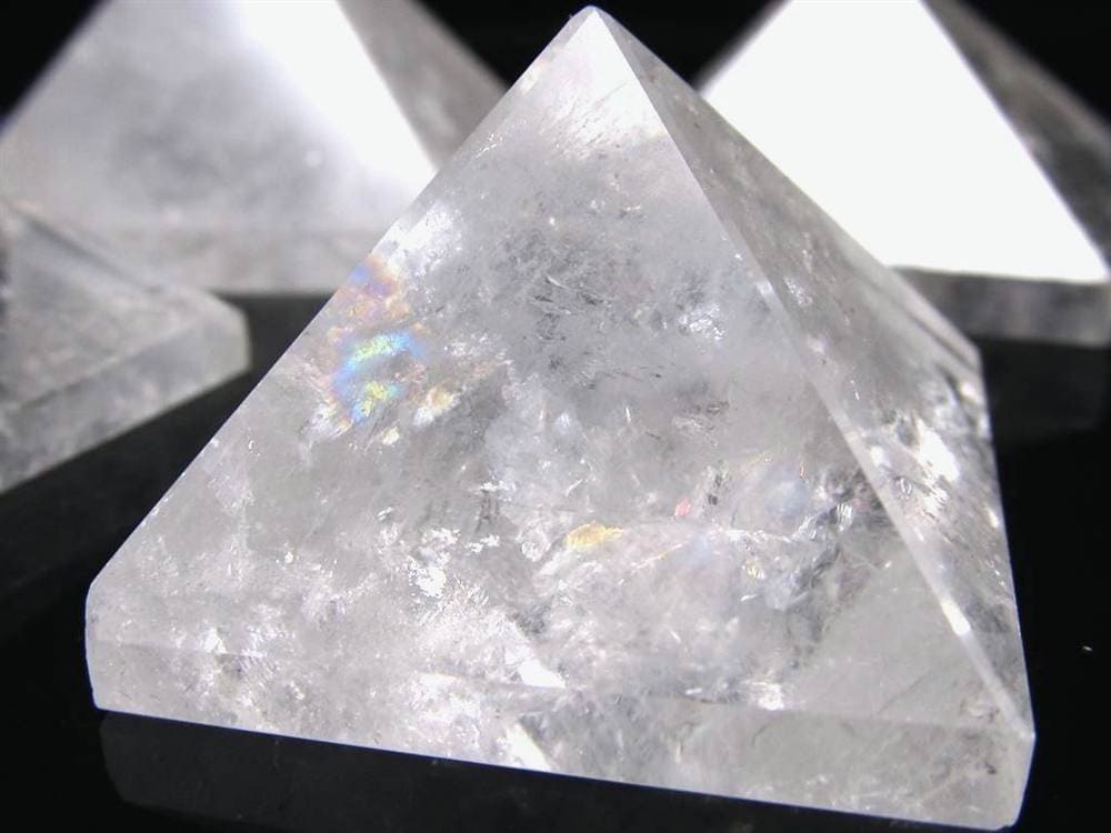 水晶 クリスタル ピラミッド 4月の誕生石 天然石