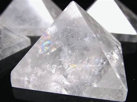水晶 クリスタル ピラミッド 4月の誕生石 天然石