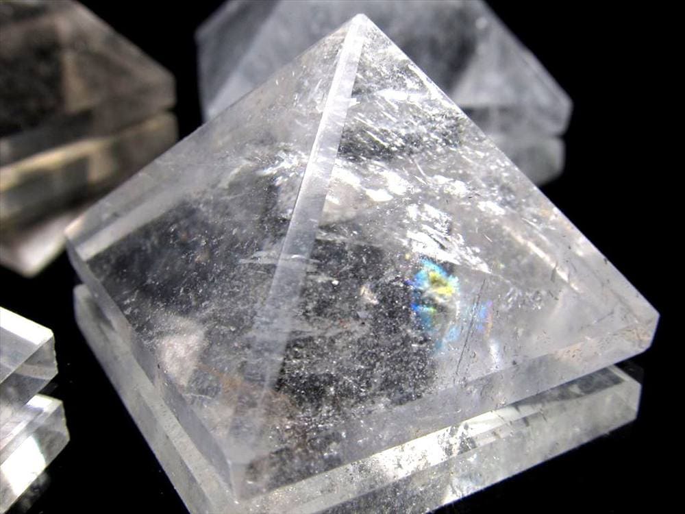 水晶 クリスタル ピラミッド 4月の誕生石 天然石