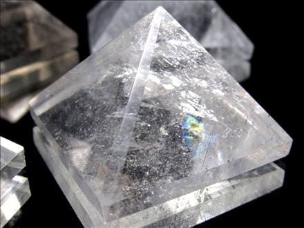 水晶 クリスタル ピラミッド 4月の誕生石 天然石