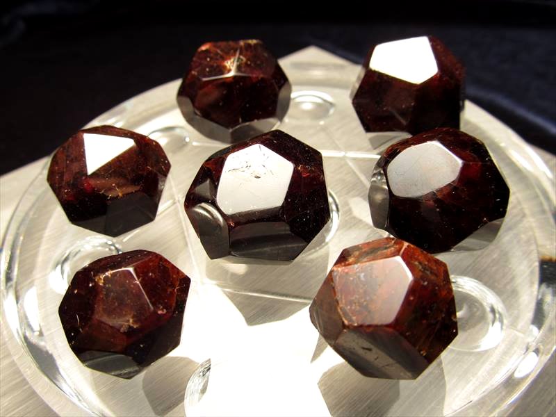 ☆大粒・レア☆フランス展示会商品☆神秘・ボール型結晶☆インド産