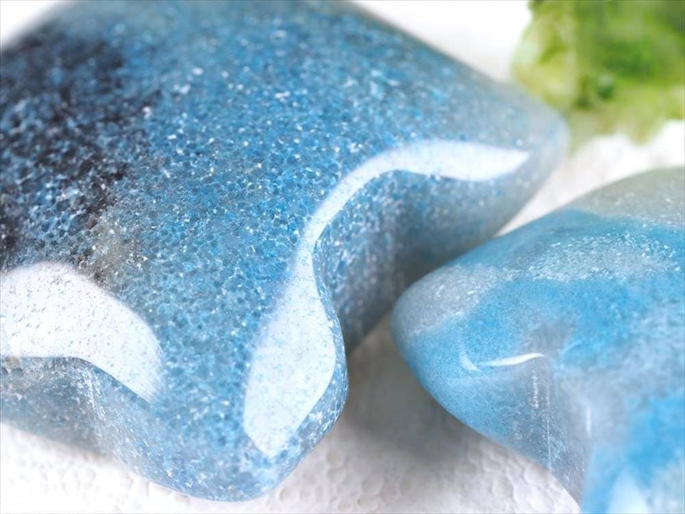 トロレアイトインクォーツ トロール石 猫 キャット 置物