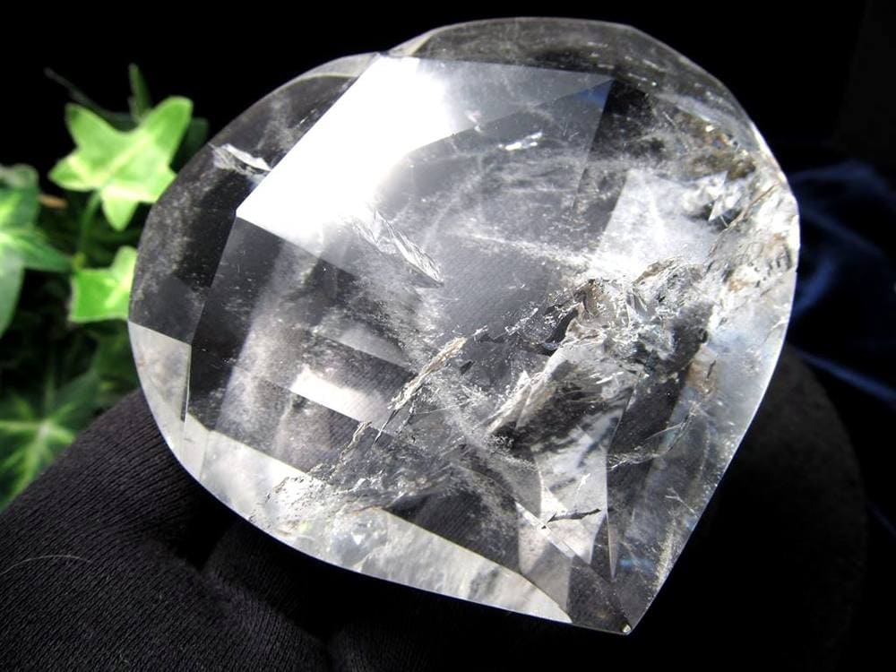 天然水晶 ハートカット オブジェ ブラジル産 置物