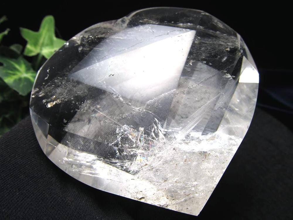 天然水晶 ハートカット オブジェ ブラジル産 置物