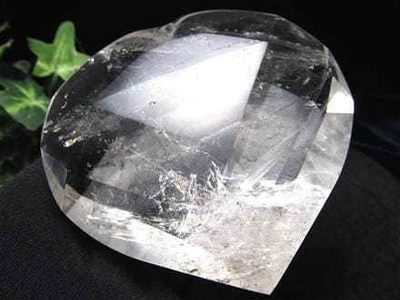 天然水晶 ハートカット オブジェ ブラジル産 置物
