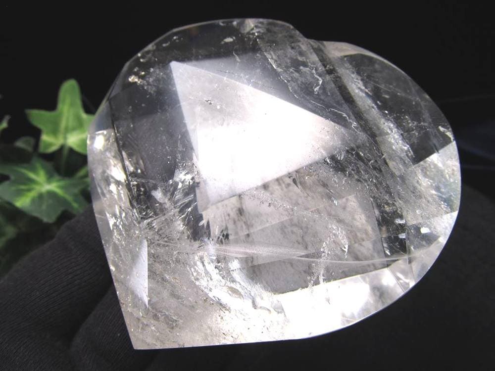 天然水晶 ハートカット オブジェ ブラジル産 置物