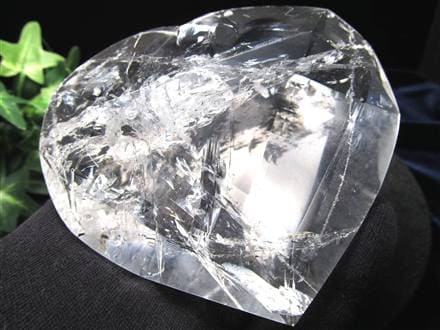 天然水晶 ハートカット オブジェ ブラジル産 置物