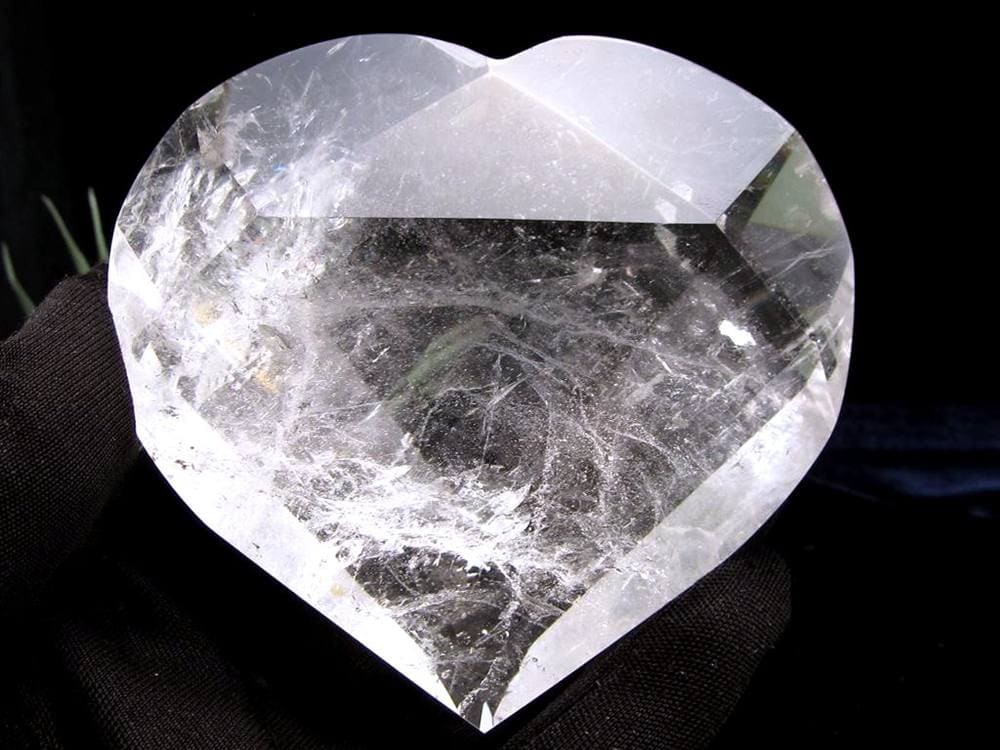 天然水晶 ハートカット オブジェ ブラジル産 置物