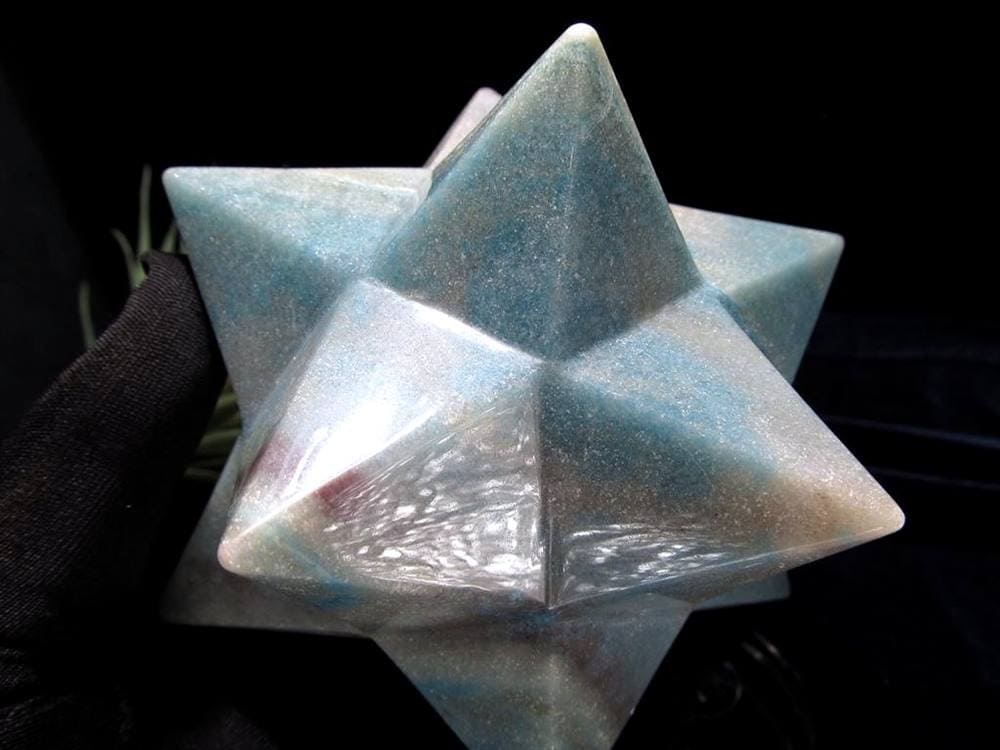 アステロイド トロレアイトインクォーツ トロール石 小星型12面体 置物