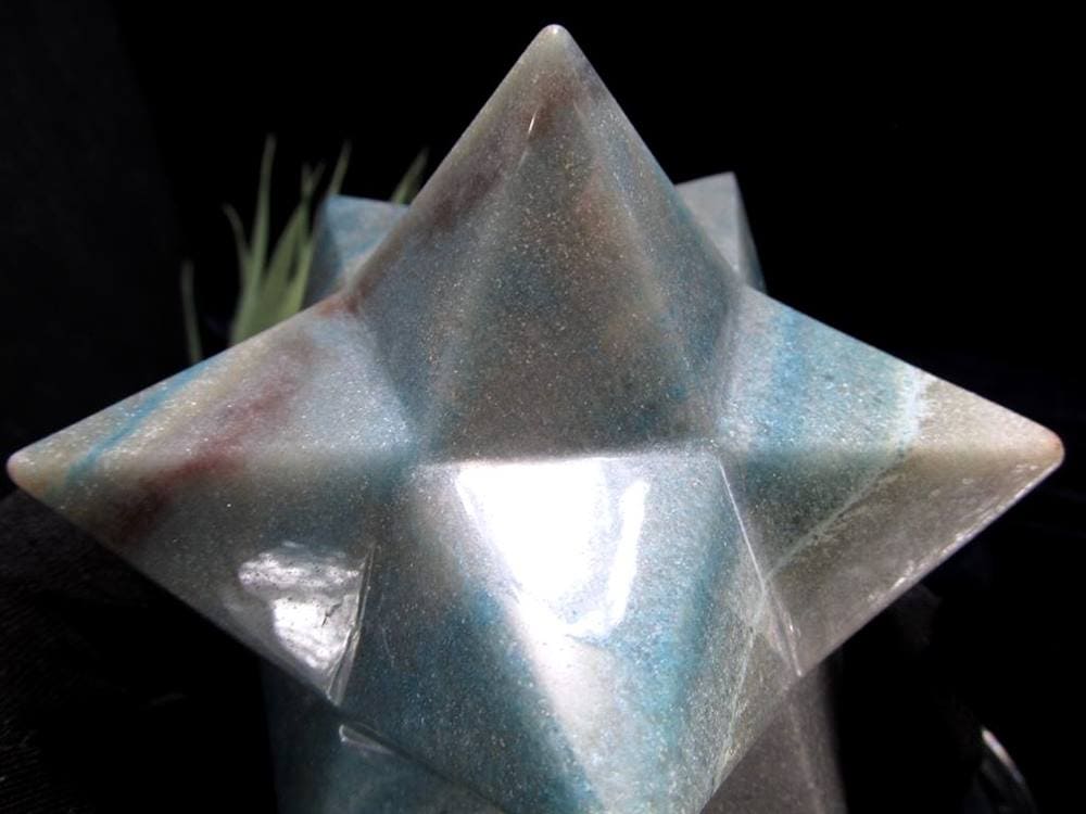 アステロイド トロレアイトインクォーツ トロール石 小星型12面体 置物