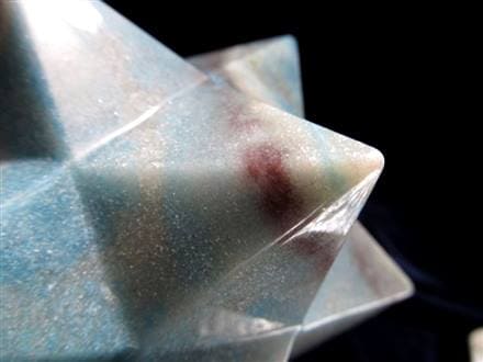 アステロイド トロレアイトインクォーツ トロール石 小星型12面体 置物