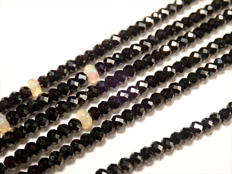 ブラックスピネルとプレシャスオパール