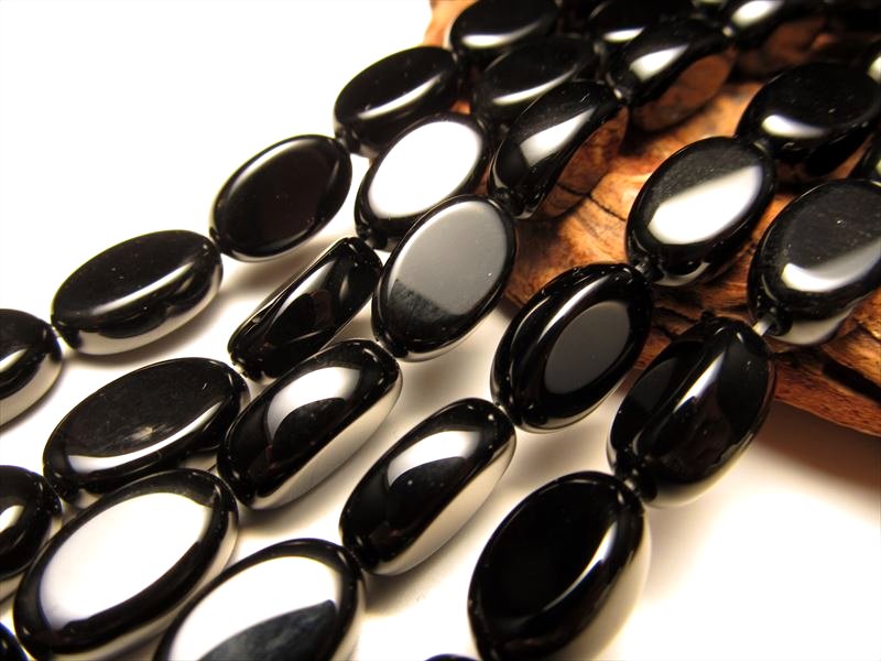 ブラックオニキス 縦穴フラットオーバル型