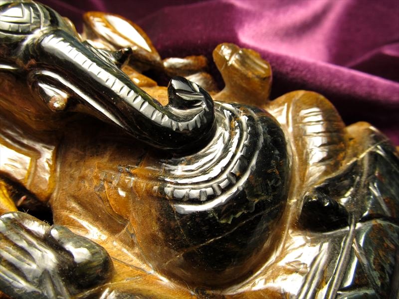 ◇極上一級彫り！☆人気！夢を叶える象☆財運・仕事運の虎目石☆極上