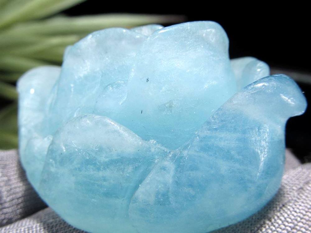 アクアマリン 薔薇 彫刻 置物 天然石