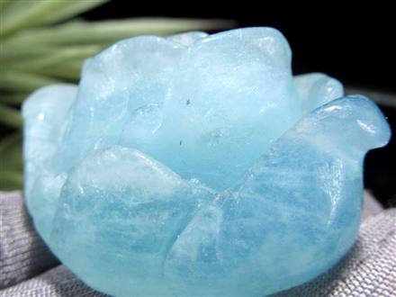 アクアマリン 薔薇 彫刻 置物 天然石