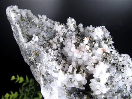 パイライト共生 水晶 黄鉄鉱 クォーツ クラスター