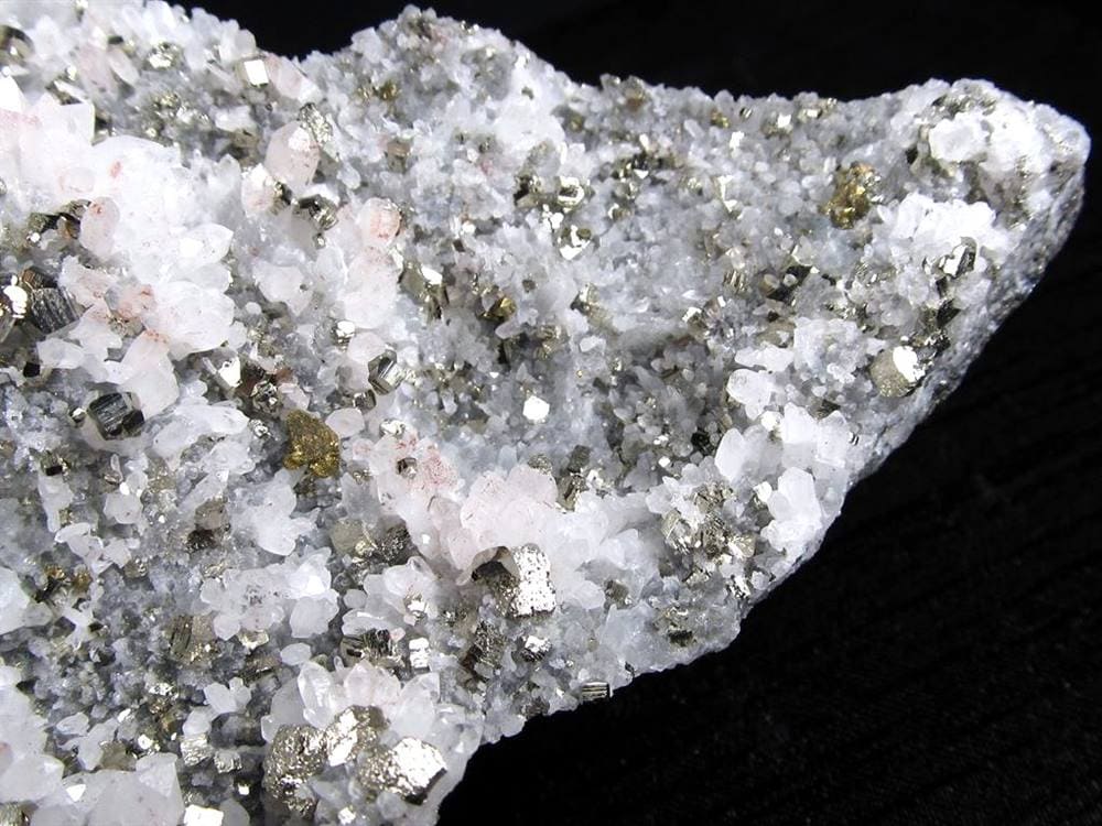 パイライト共生 水晶 黄鉄鉱 クォーツ クラスター