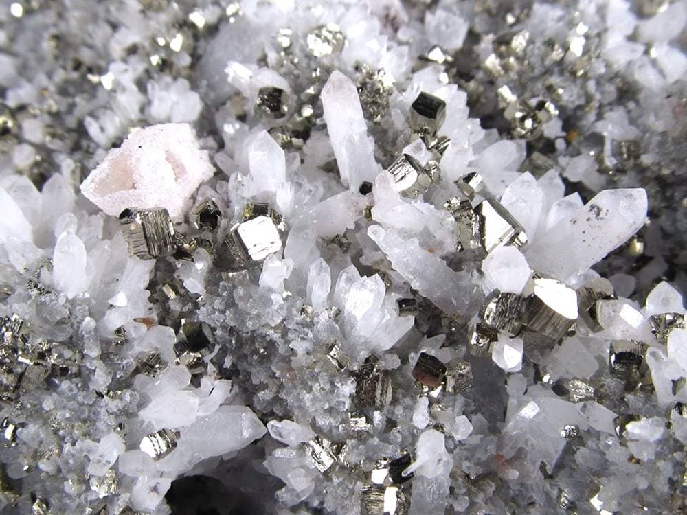 パイライト共生 水晶 黄鉄鉱 クォーツ クラスター