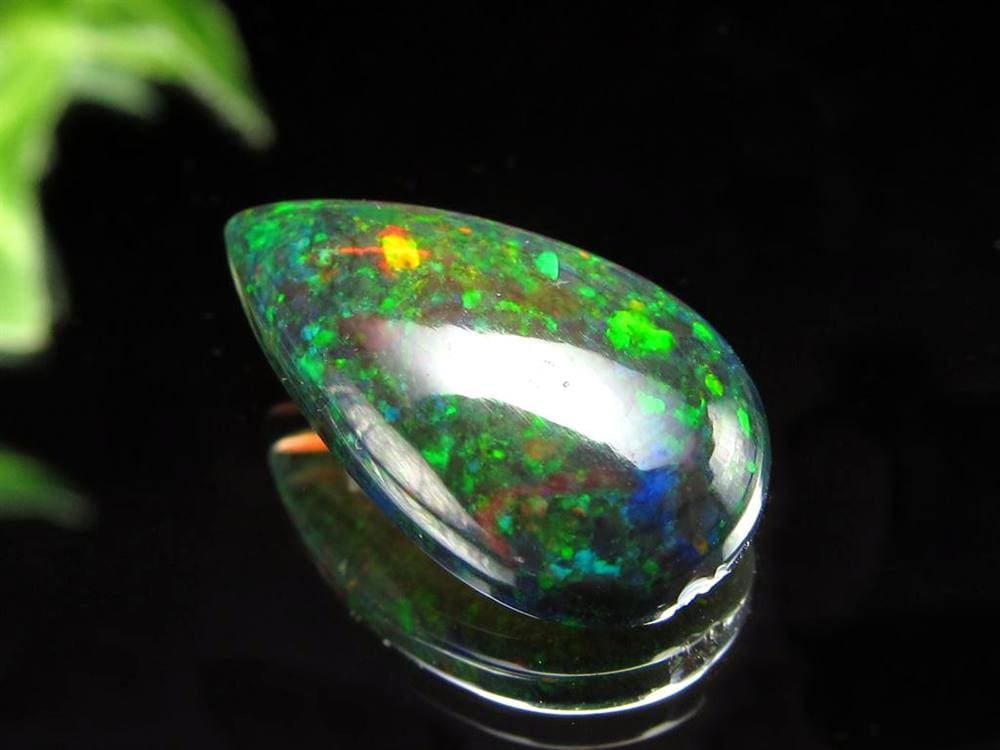 ブラックオパール カボション プレイオブカラー 蛋白石 遊色